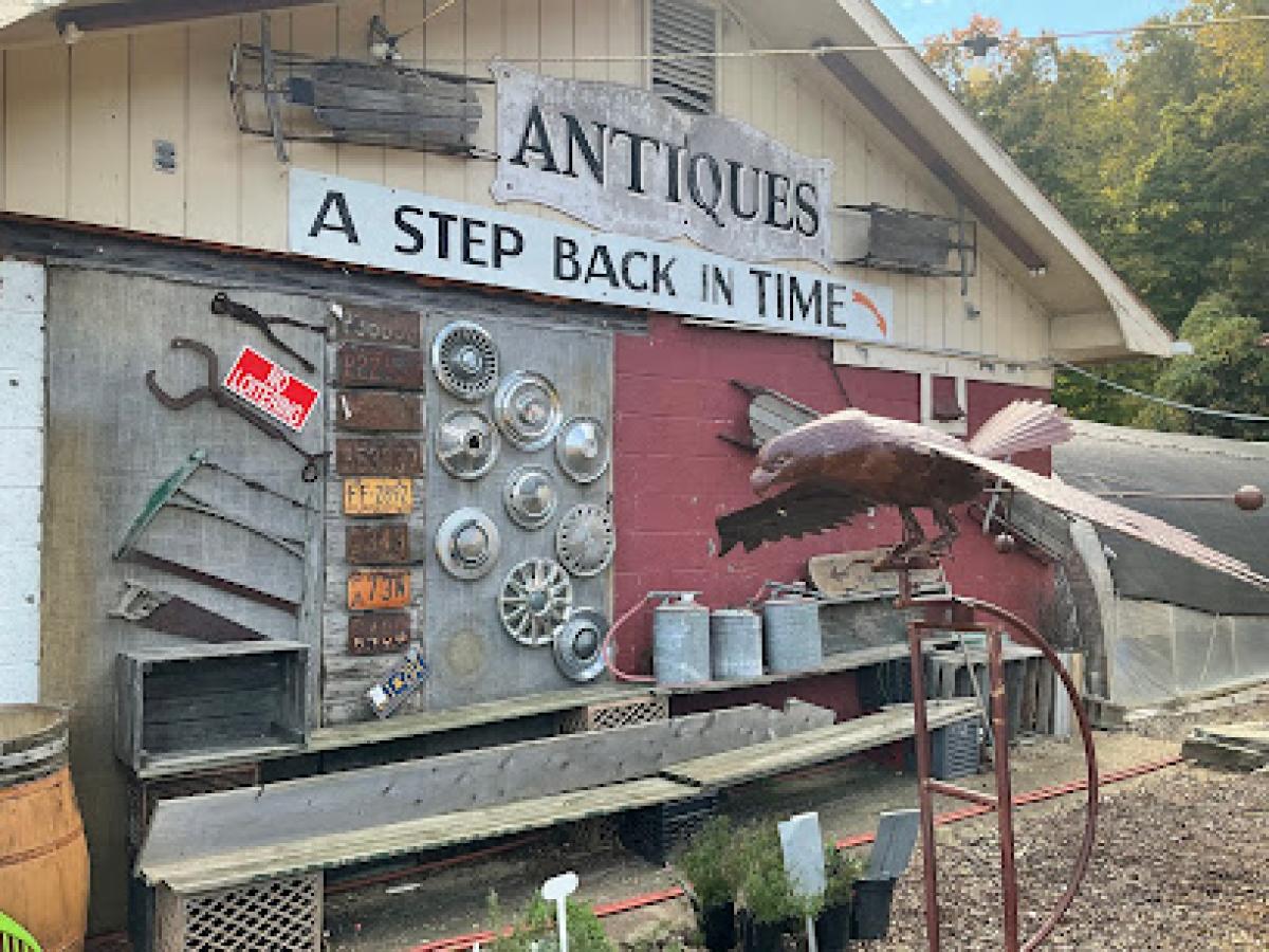 Auntie El's Farm Market