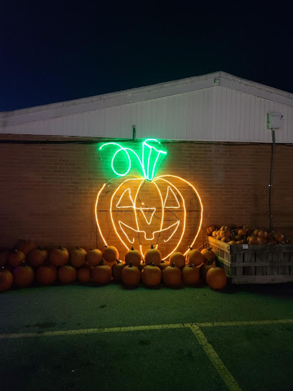 Leighty's Farm Market & Flower World Greenhouse