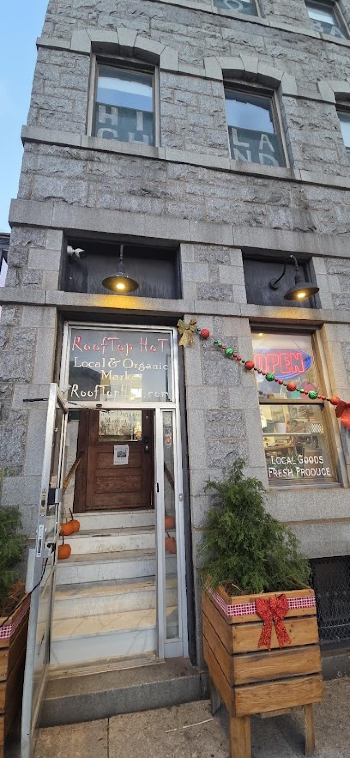 RoofTop HoT Local & Organic Market