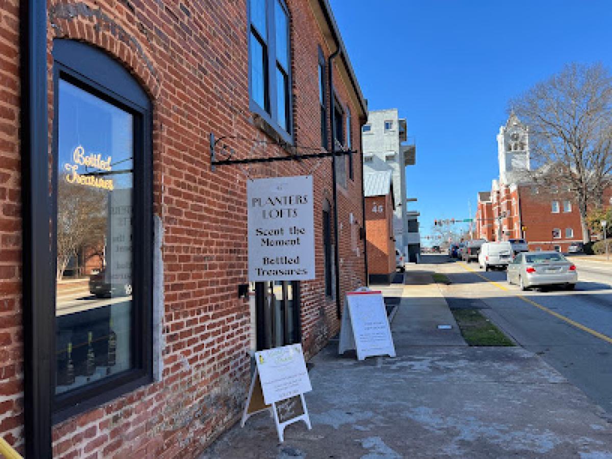 Bottled Treasures Olive Oils & Balsamic Vinegars