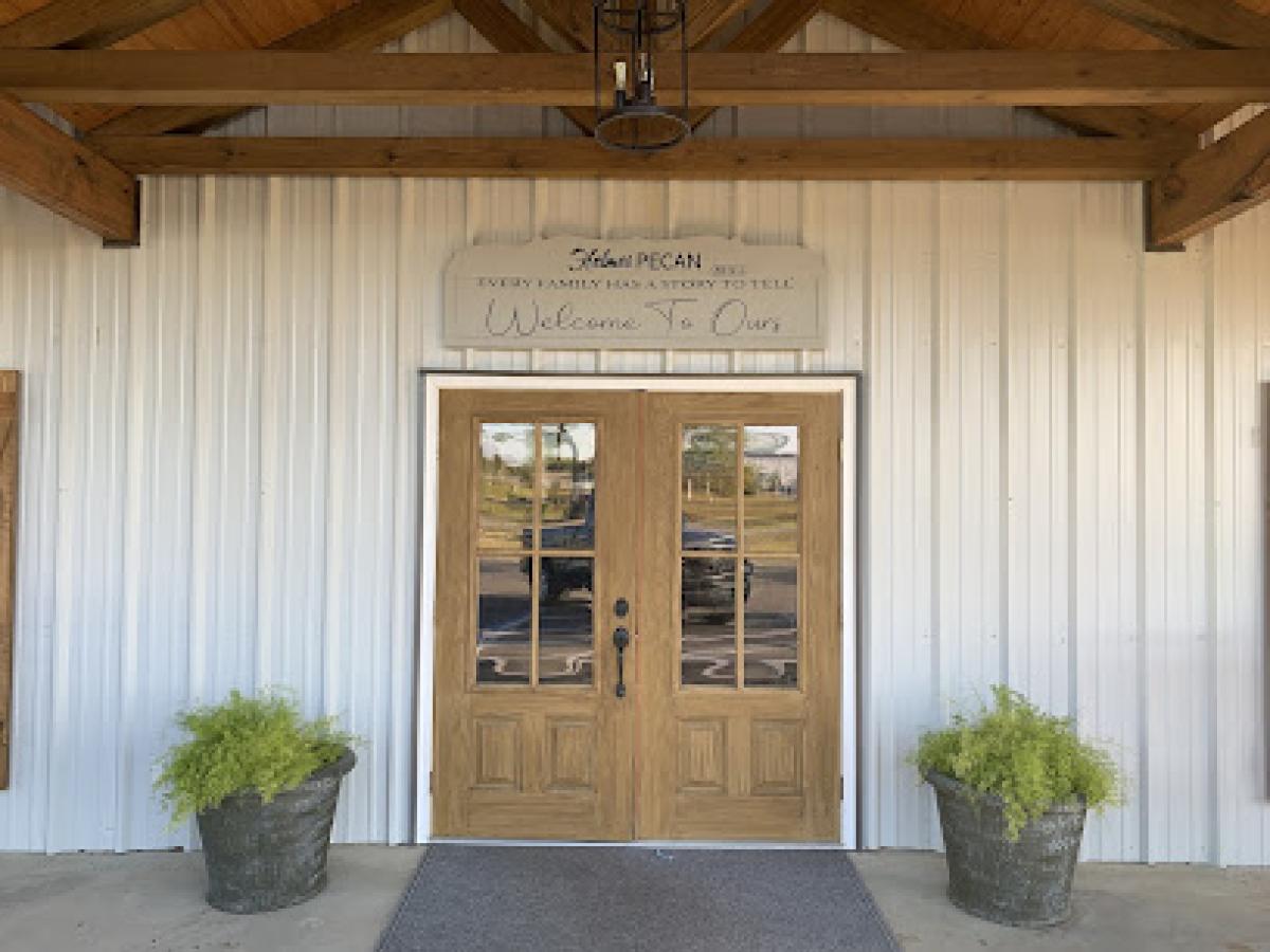 Holmes Pecan Company & Market