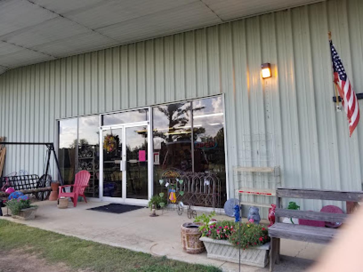 Horsefeathers Antique Mall