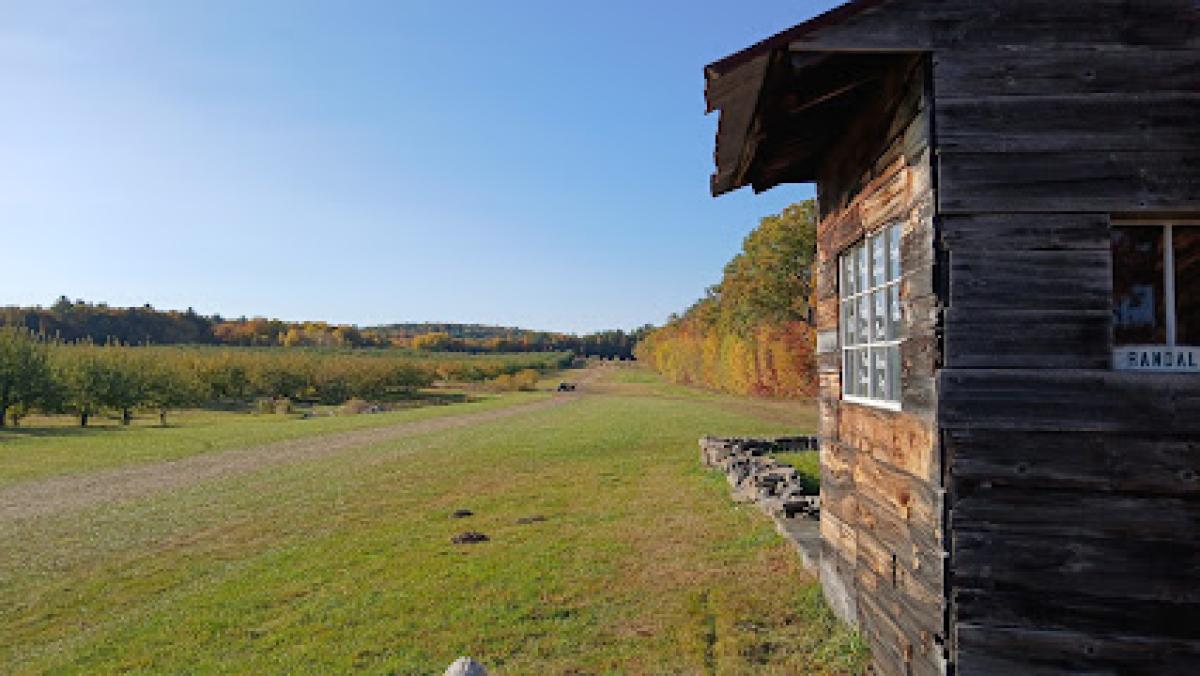 Randall Orchard Farm Stand