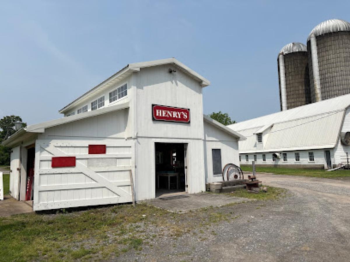 HENRY'S FARM STAND