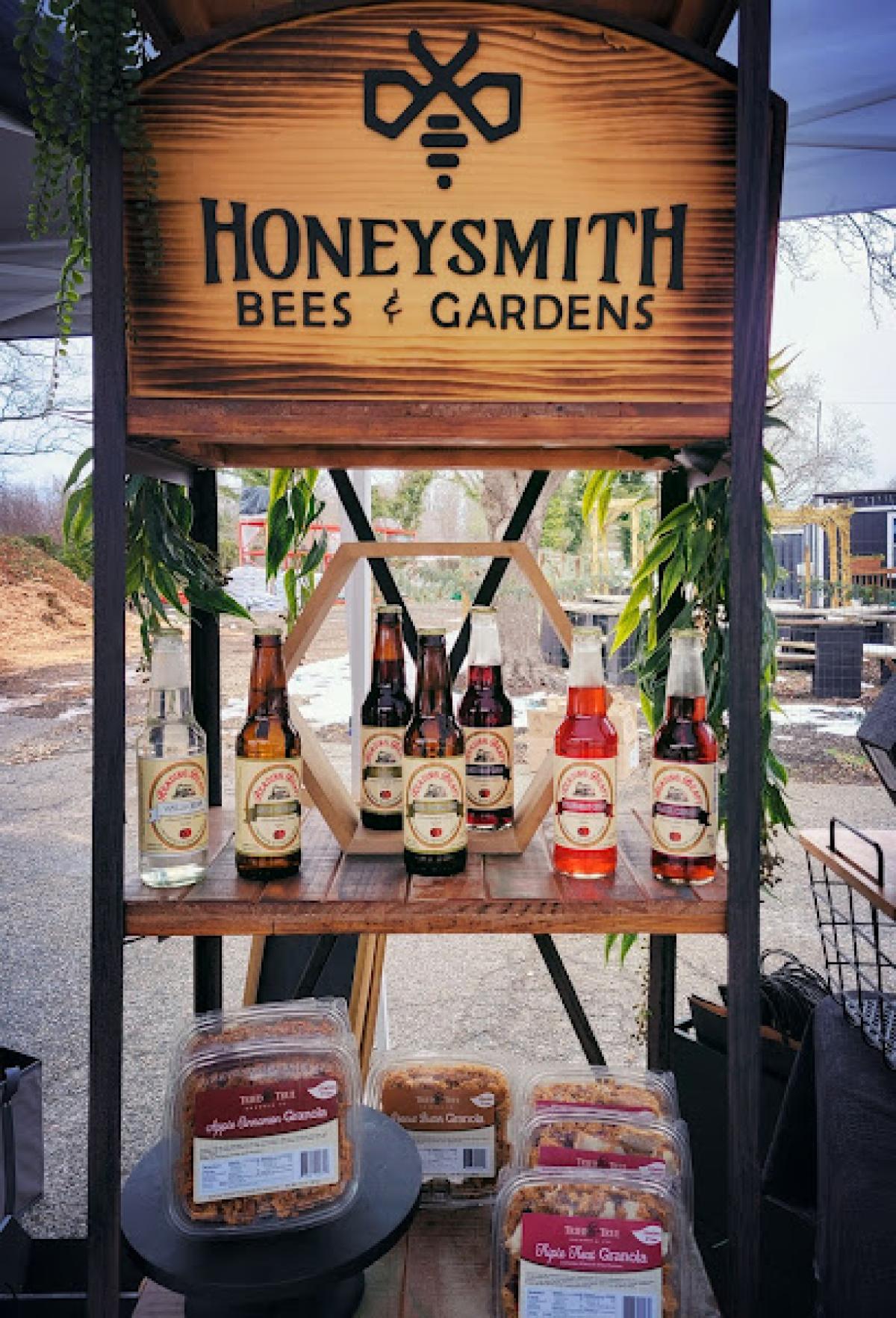 HoneySmith Bees & Gardens