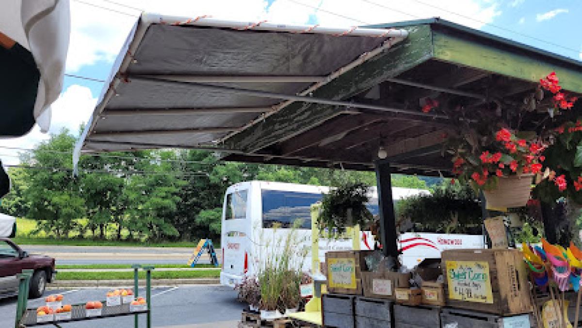 Baugher's Fruit Market & Bakery
