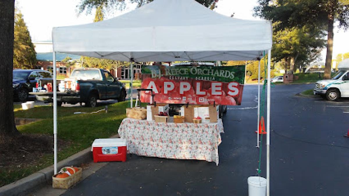 Sweet Apple Farmers & Artisans Market