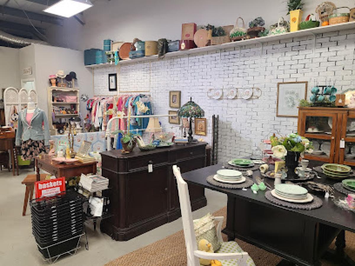 Honey Bee Vintage, Home, & Gifts