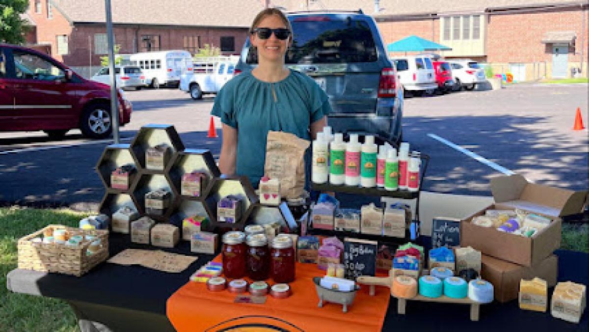 Ozark Honey Bee Farm - Honey, Soap, Bee Nucs - St. Louis Jefferson County