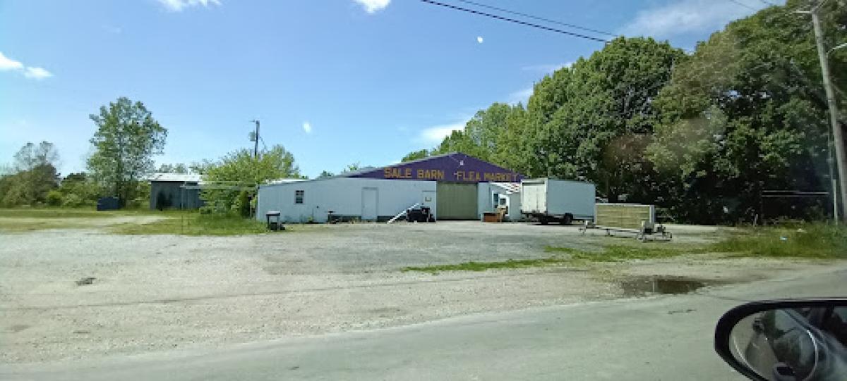 Scottsburg Sale Barn-Flea Market