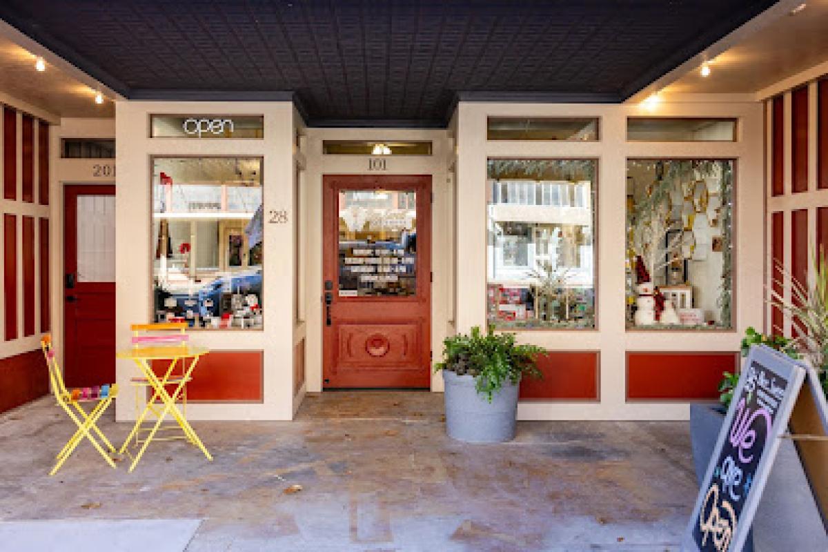 Bee Sweet Paris Gifts