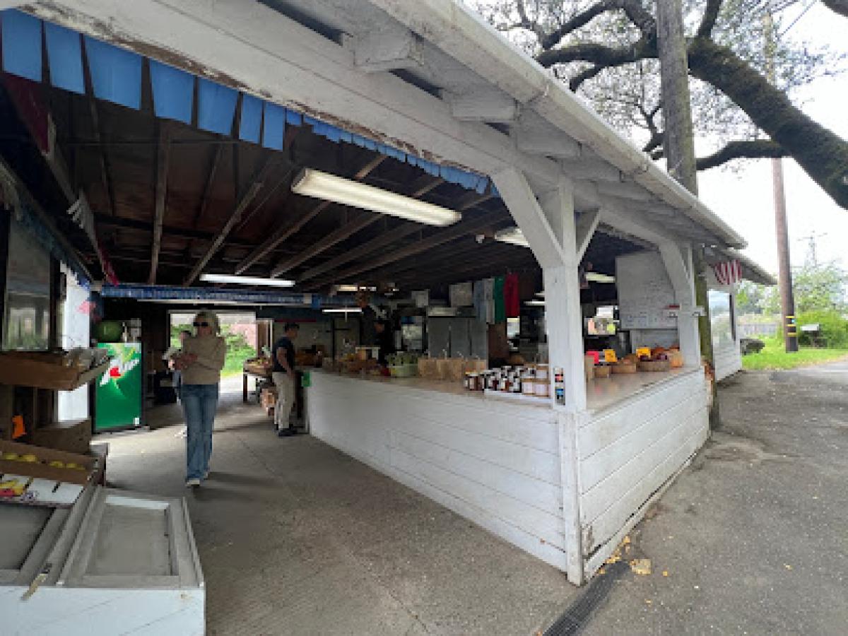 Grace's Oak Tree Fruit Stand