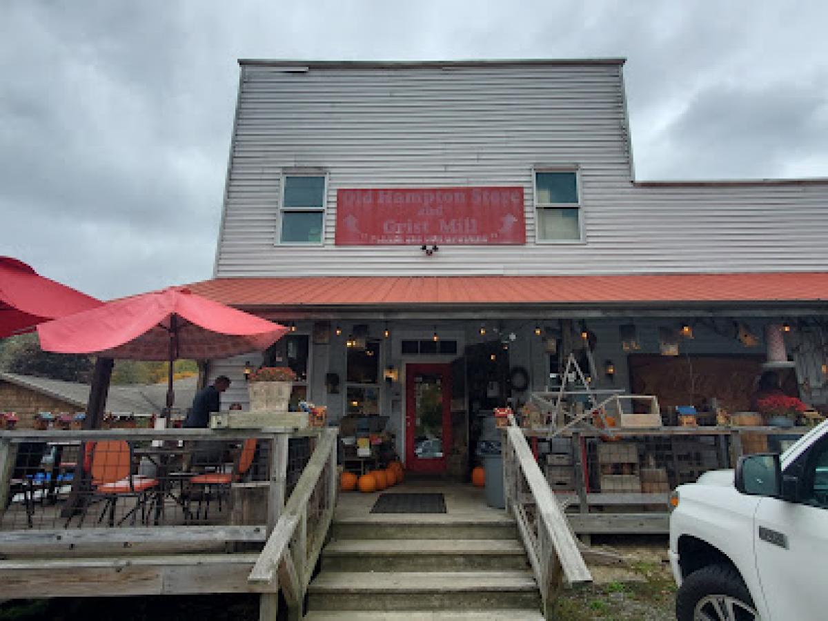 Old Hampton Store & Barbeque
