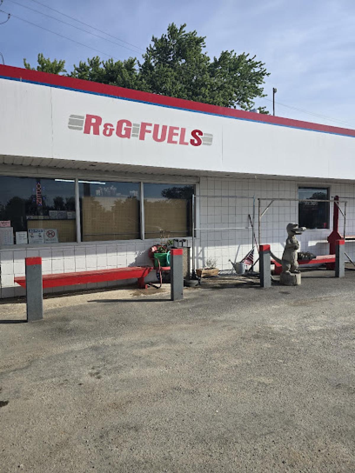 Red's Gas