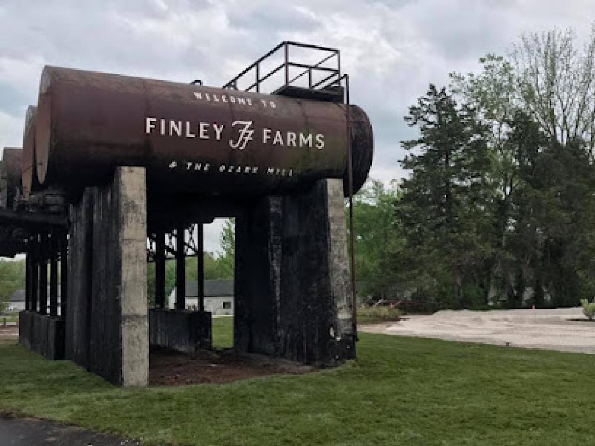 Ozark Farmers Market at FInley Farms