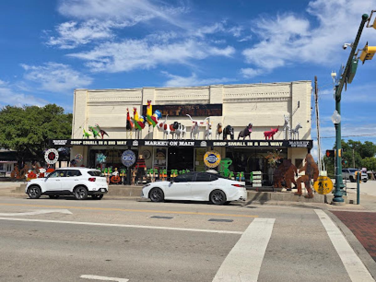 Grapevine's Market on Main