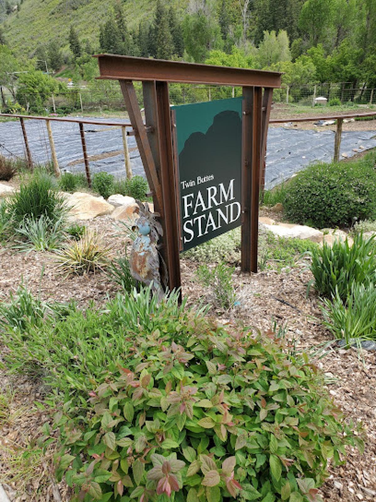 Twin Buttes Farm Stand