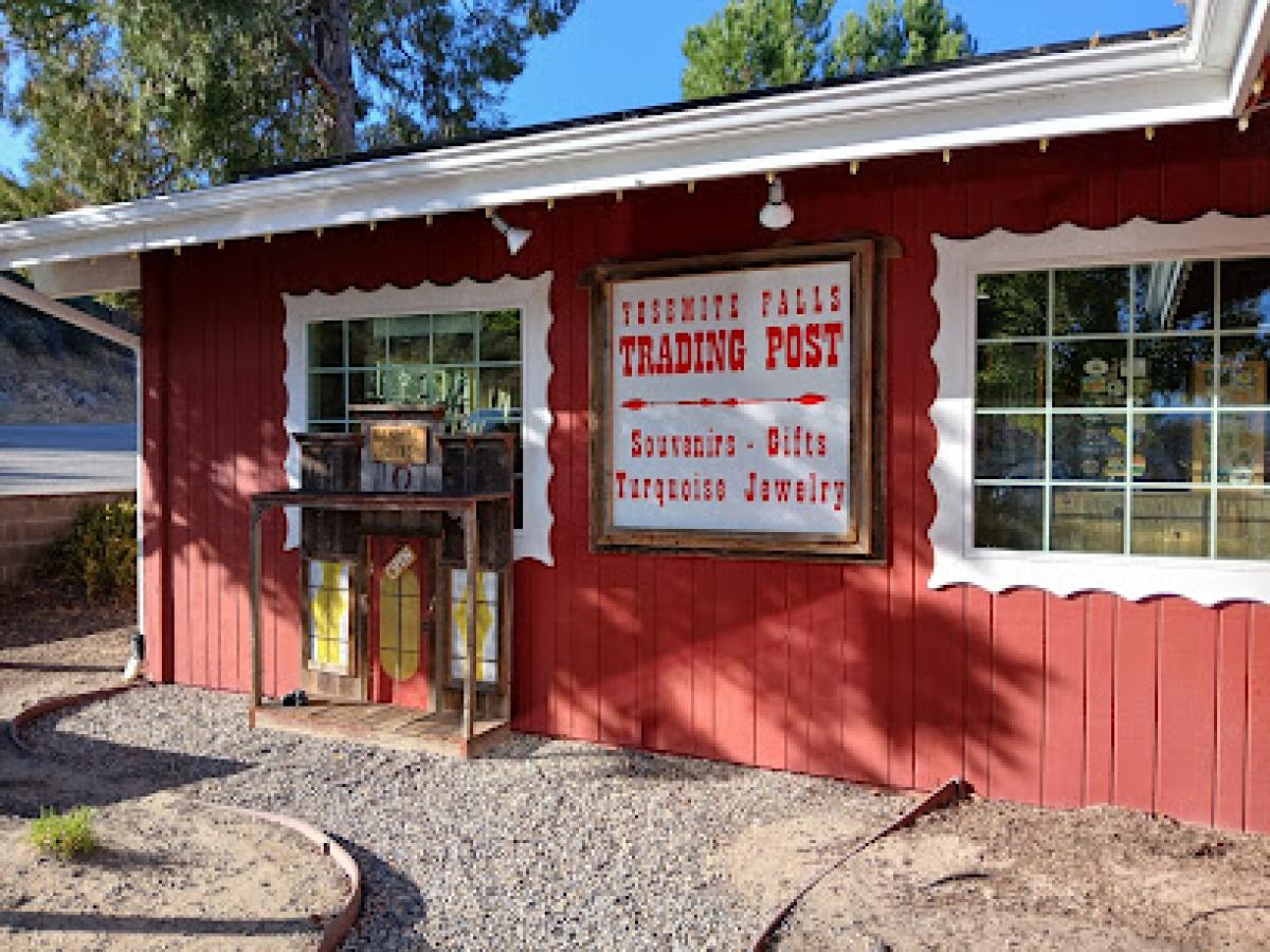 Yosemite Falls Trading Post