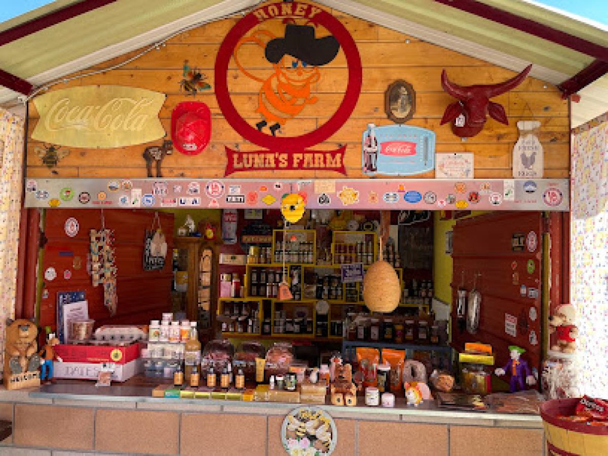 Luna's Honey Farm