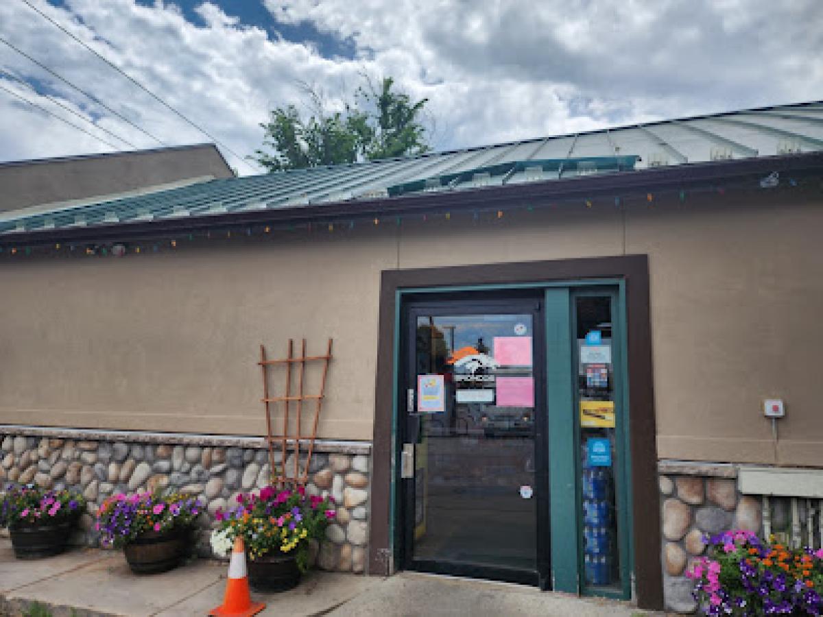 Larkspur Country Store