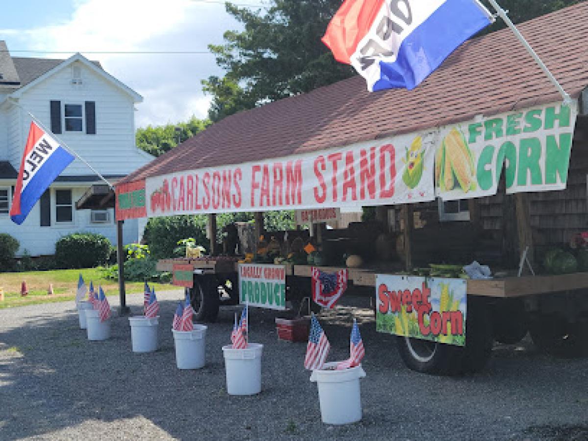 Carlsons Farm Stand